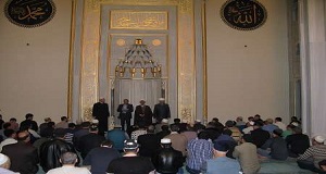 وزیر دادگستری ایران در نماز جماعت مسجد جامع مسکو شرکت کرد