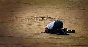 چرا نماز می خوانیم(فلسفه نماز چیست)