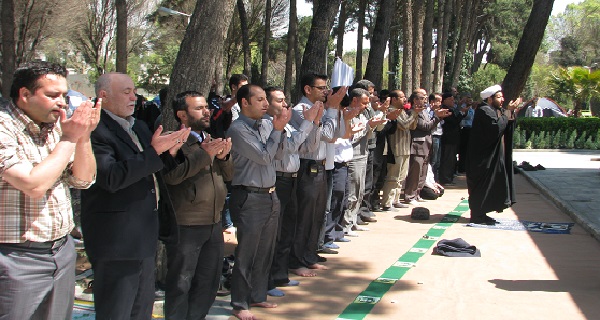 جمع خواندن نماز ظهر و عصر در میان شیعیان
