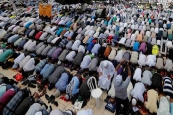 اقامه نماز جمعه ۲۳۸ غزه ای در مسجدالاقصی