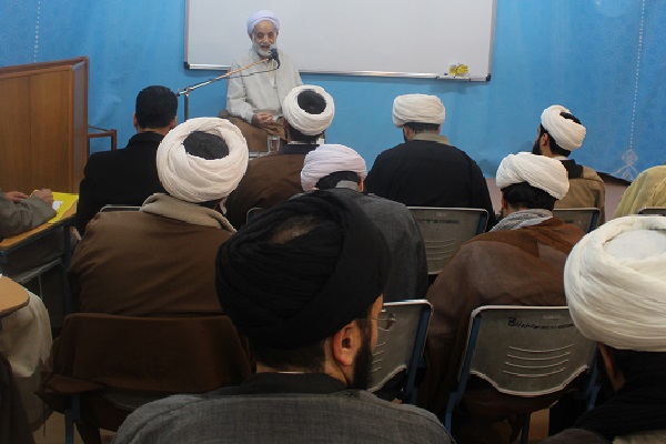 اختتامیه دوره آموزشی تکمیلی معارف نماز با حضور حجت الاسلام والمسلمین قرائتی *+ گزارش تصویری