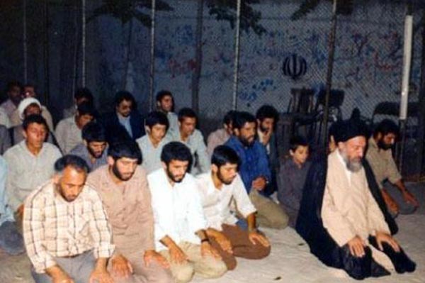 آخرین نماز شهید بهشتی و یارانش دقایقی قبل از شهادت