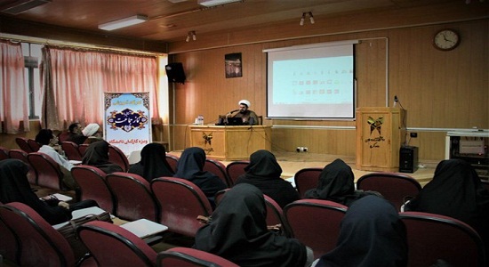  کارگاه آموزشی نقش نماز در ایجاد فضای معنوی ادارات در کرمانشاه