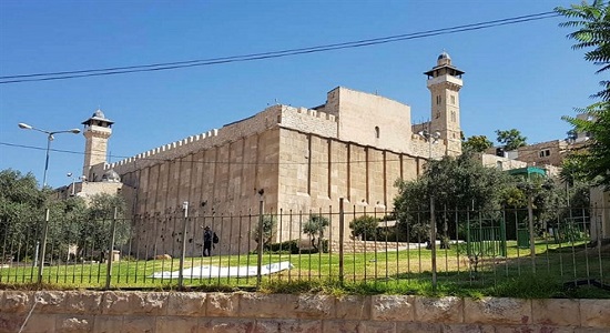 صهیونیست ها، مانع اقامه نماز شهروندان فلسطینی در مسجد«ابراهیمی» شدند