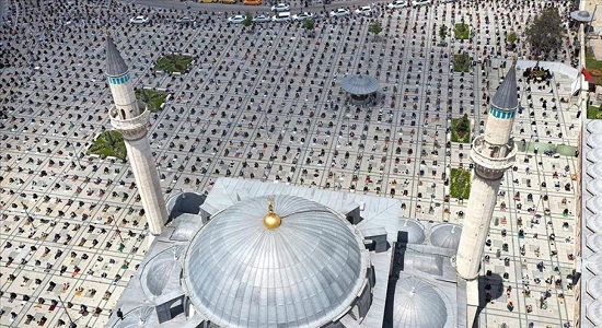 اقامه اولین نماز جمعه در پی شیوع کروناویروس در ترکیه