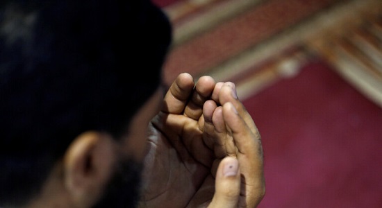 نخستین نماز جمعه مصر در مسجد«سیده نفیسه» اقامه شد