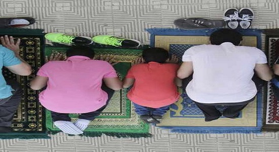 دادگاه سوئد: مسلمانان می‌توانند در محل کار نماز بخوانند