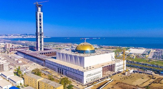 اقامه نماز در بزرگترین مسجد آفریقا و سومین مسجد بزرگ جهان+ عکس