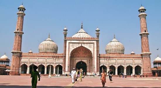 مساجد هند به روی نمازگزاران گشوده شد