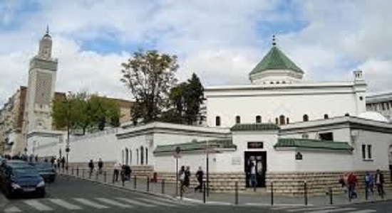 اعتراض به تصمیم دولت فرانسه برای محدود کردن حضور نمازگزاران در مساجد