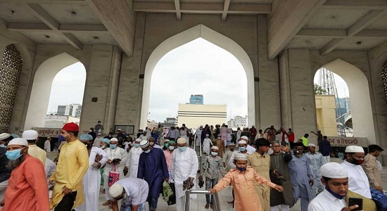 دولت بنگلادش از مسلمانان خواست نماز عید را در مساجد اقامه کنند