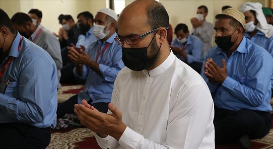 دعای نمازگزاران در مساجد پاکستان برای رفع بلای آتش سوزی در ترکیه
