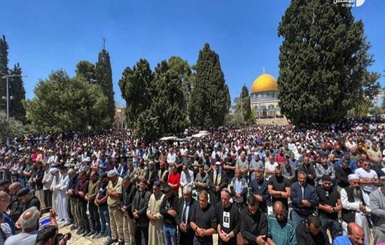 مشارکت هزاران فلسطینی در نماز جمعه مسجدالاقصی