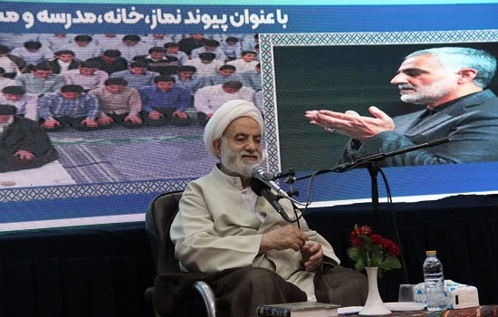 اجلاس استانی نماز با عنوان پیوند نماز ، خانه، مسجد و مدرسه در کرمان برگزار شد