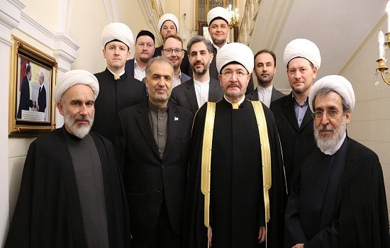اقامه نماز رئیس جمهور ایران در کاخ کرملین رویدادی تاریخی بود
