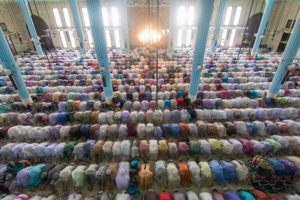 عکس روز نشنال جئوگرافیک از نماز جمعه بنگلادش 