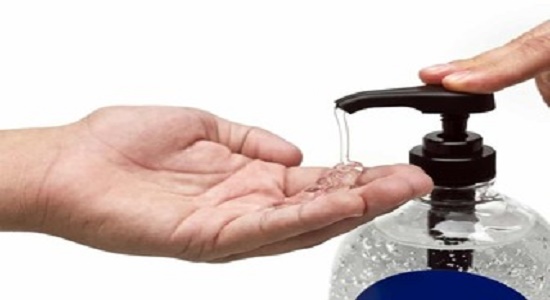 آیا بعد از استفاده از ژل‌های ضدعفونی کننده باید دستمان را برای نماز آب بکشیم؟