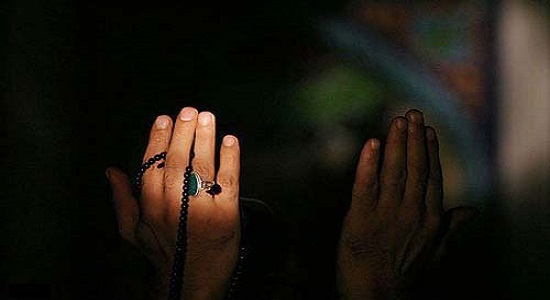 حجت الاسلام مومنی؛ نماز شب بخونید.