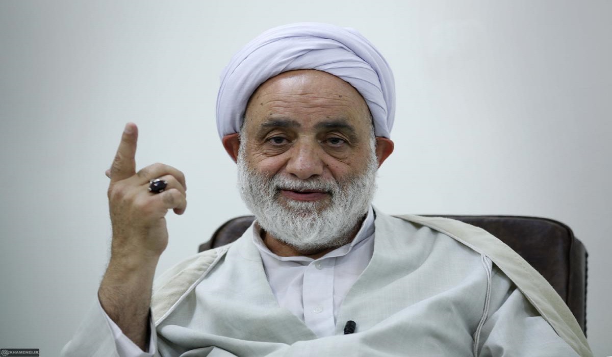 قرائتی: اهانت کنندگان به پیامبر(ص) می‌خواهند نور خدا را با فوت کردن خاموش‌کنند