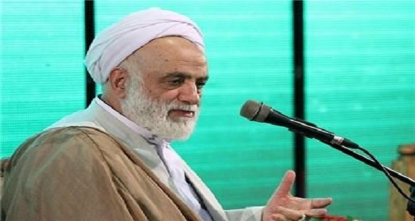 حجه الاسلام قرائتی در سخنرانی پیش از خطبه ی نماز جمعه قم: