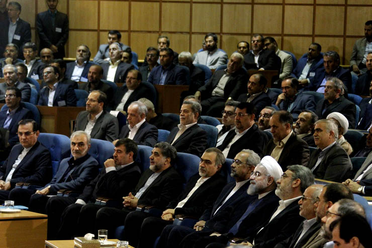 حجت الاسلام و المسلمین قرائتی در جمع فرمانداران تبیین کرد :‌ 