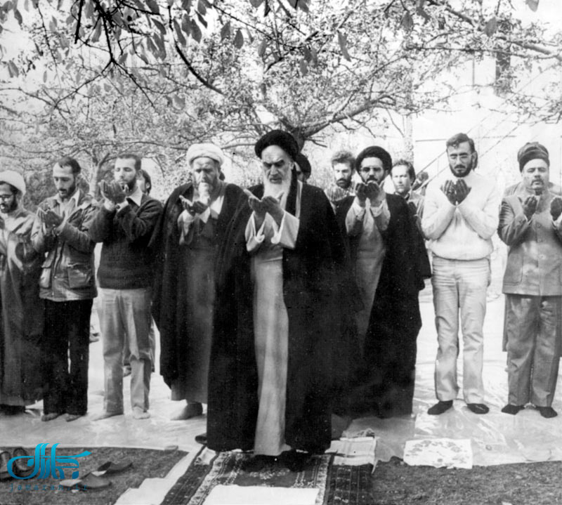 امام در نوفل لوشاتو