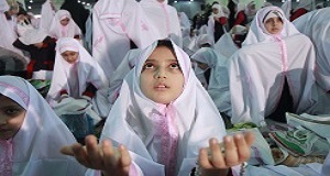 آراسته بودن هنگام نماز و تأثیر آن بر فرزندان