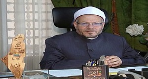 مفتی مصر: انحراف از قبله موجب بطلان نماز نیست 