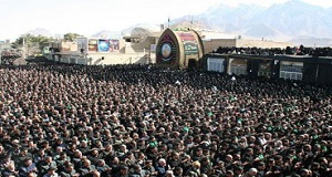 نماز ظهر عاشورا در سراسر كشور باشكوه خاصی اقامه شد