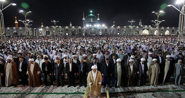  نماز جماعت در حرم رضوی به امامت مراجع تقلید 