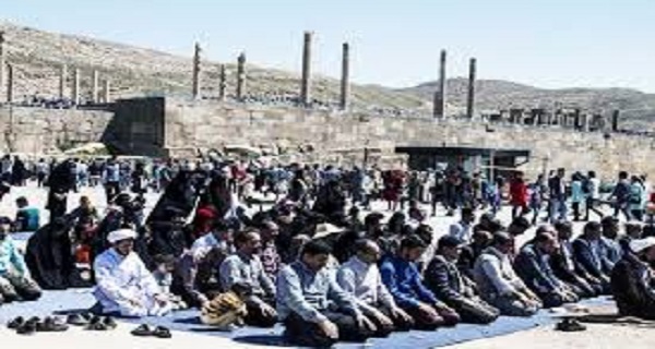 نماز جماعت در سه نقطه تخت جمشید برپا می‌شود 
