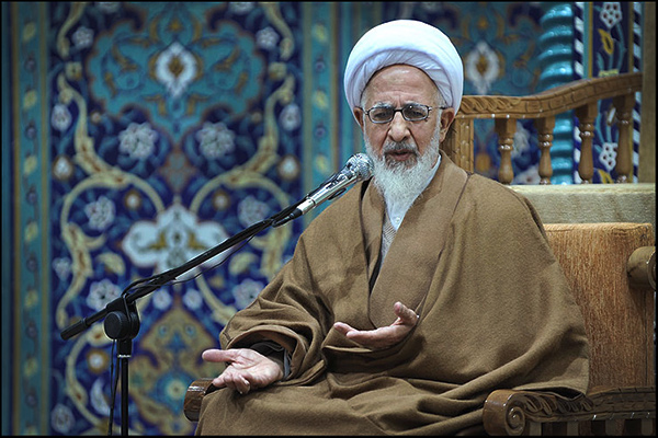 اقامه نماز عید سعید قربان به امامت آیت الله جوادی آملی