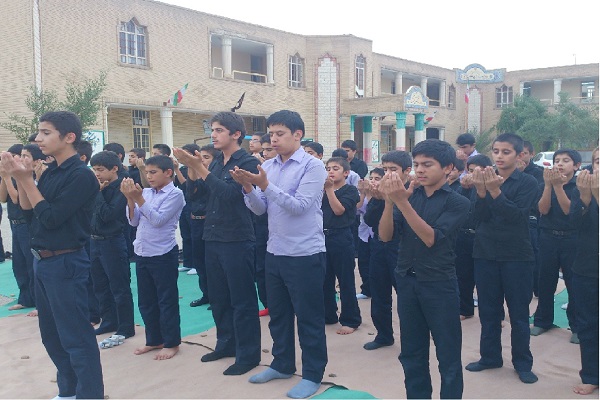 عوامل و روش های مؤثر در گرایش کودکان و نوجوانان به نماز