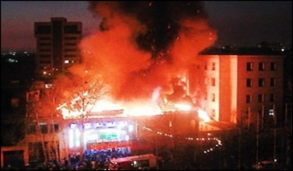 احمد برای نجات نمازگزاران به دل آتش زد 