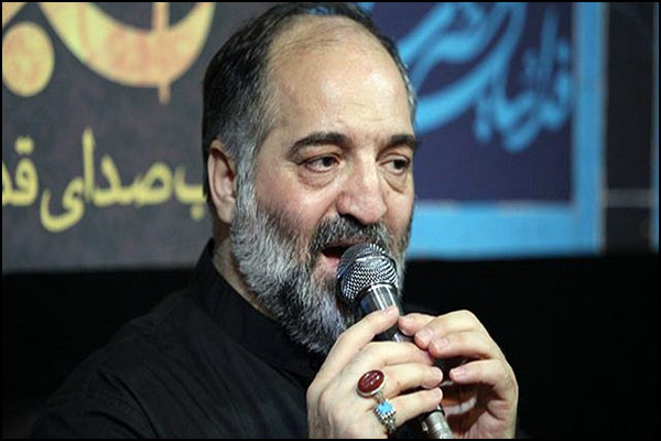 مداح هیأت باید در صف اول نماز باشد