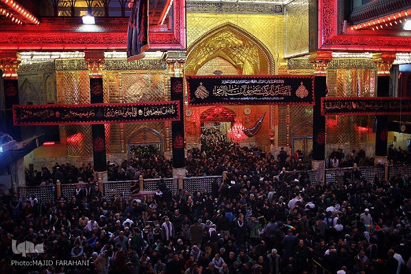 محدوده ای از حرم امام حسین(ع) که نماز مسافر مخیر بین قصر و اتمام است/جواب امام خامنه ای