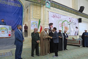 اجلاس استانی نماز یزد با تجلیل از برگزیدگان و فعالان عرصه نماز یزد، در مصلی آیت الله اعرافی(ره) میبد برگزار شد.