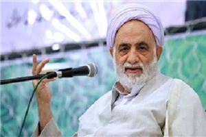 فتیله نماز را برای مقابله با آثار فساد در جامعه باید بالاتر کشید/ مردم و مسؤولان نماز را جدی بگیرند/ لزوم بازگشایی درهای مساجد برای اقامه نماز صبح
