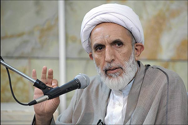 نماز هر چه زیباتر و محکم تر شود حکومت هم قوی تر می شود