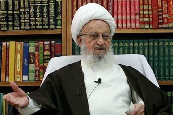 علمای دین باید جوانان را با مسجد و نماز آشنا کنند و به آنان نسبت به خطر فضای مجازی هشدار دهند. 