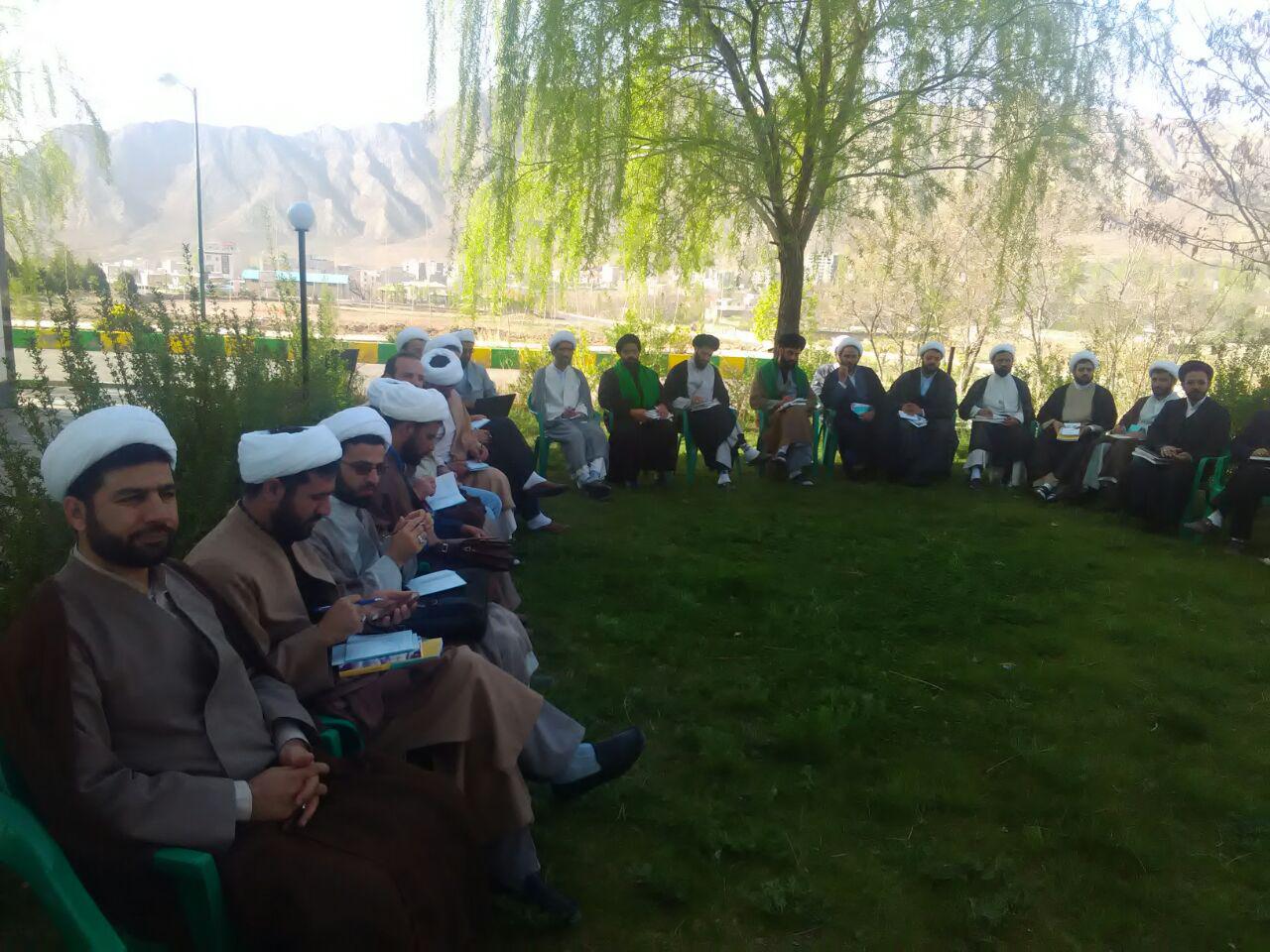 دوره آموزشی اساتید و کارشناسان برتر مرکز تخصصی نماز در سمنان