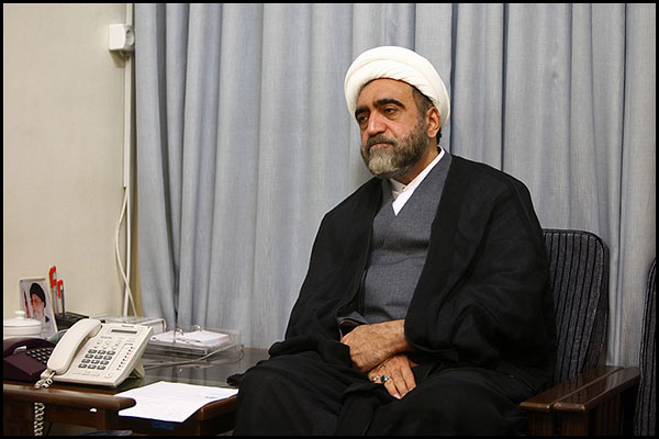وظیفه یک امام جماعت، صرفا اقامه نماز نیست