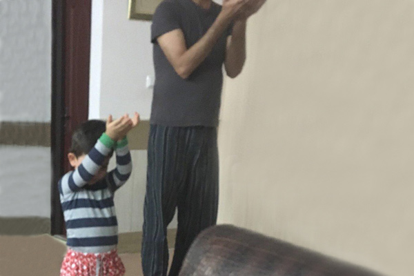 اجبار نکنیم؛ خودش انتخاب خواهد کرد.