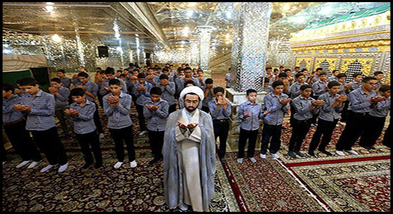 معرفی امام جماعت جوان و اقامه نماز برای جذب جوان‌تر‌ها ضروری است
