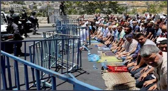 جلوگیری فرانسه از نماز خواندن مسلمانان در خیابان