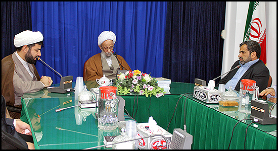 دیدار مدیر و کارکنان مرکز تخصصی نماز  و ستاد اقامه نماز با آیت الله مصباح یزدی