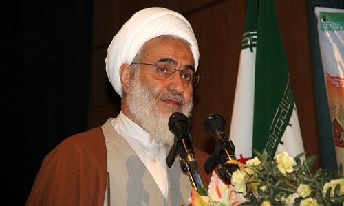 فضای مجازی باید به عرصه ترویج نماز و معارف دینی تبدیل شود