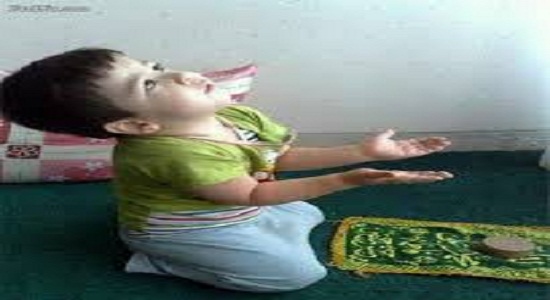 ویدیوی کوتاه از نماز خواندن کودک‌تان تهیه کنید