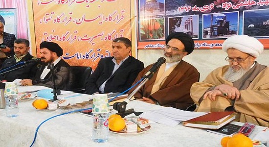 تربیون های نماز جمعه عامل وحدت در جامعه اسلامی اند 
