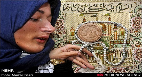 نماز خواندن میترا،نماز صبر و قدرت تحمل را زیاد می کند، با نقص جسم از خداوند راضی است